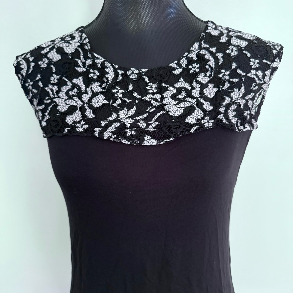 Yuni Los Angeles Black Lace Women's Top